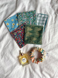 Coffret fleuri (lingettes+chouchou)